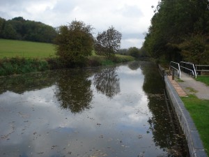 Looking back along the Kennet and Avon Canal
